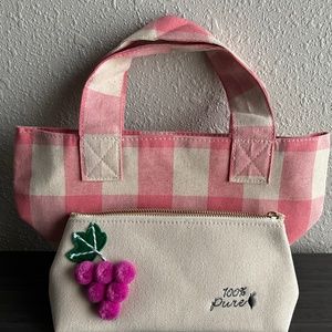 NEW!! Gingham Hand Tote & Embroidered Makeup Bag Set- (NWT)